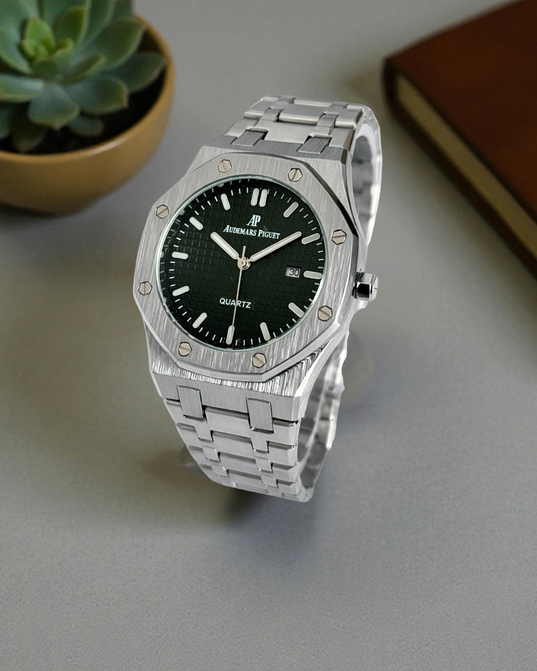 Audemars Piguet Royal Oak Silver Chain Black Dial