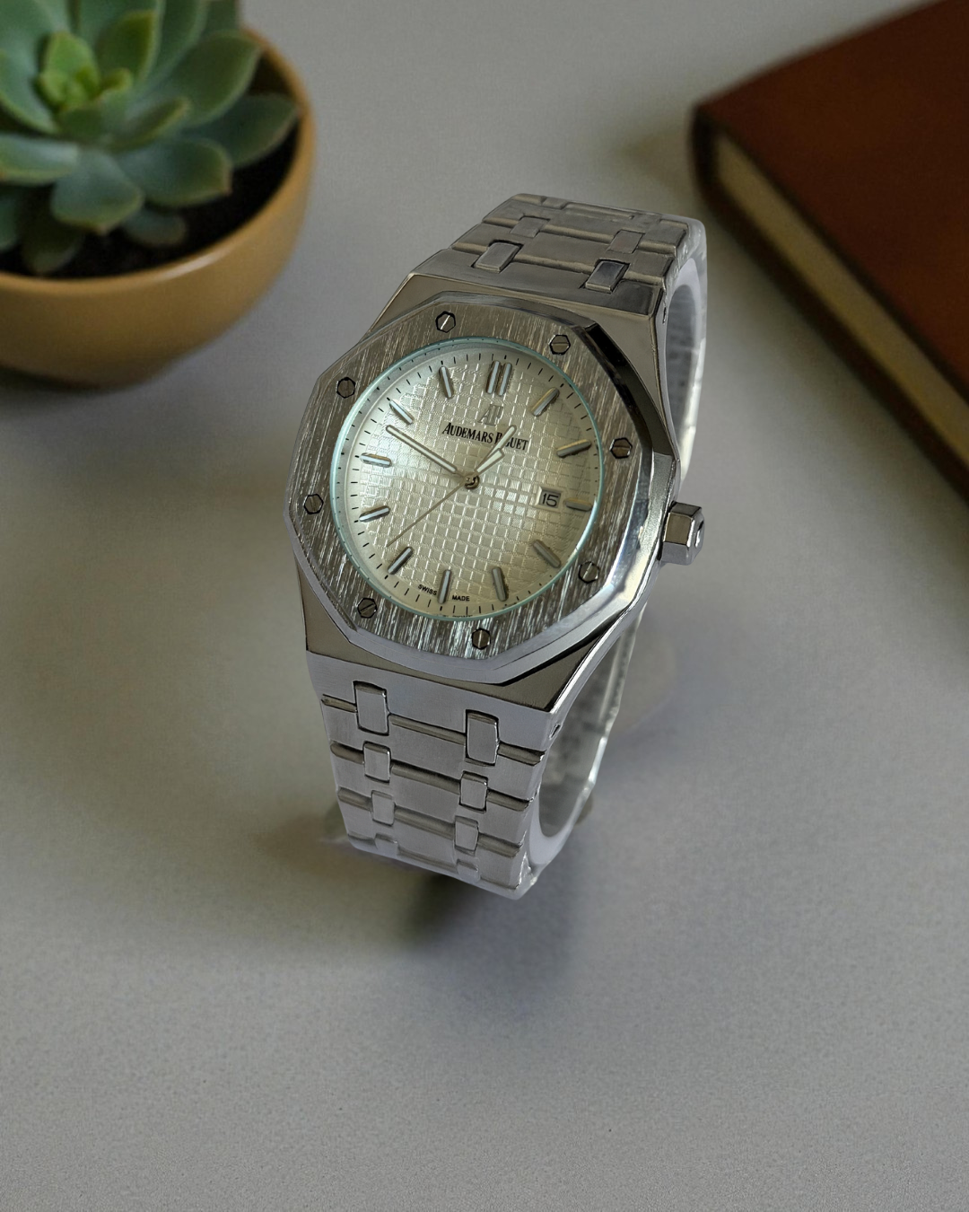 Audemars Piguet Royal Oak Silver Chain White Dial